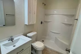 1312 E Mistletoe Ave, Victoria, TX 77901 - Photo 9