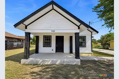 510 E Pine Street, Seguin, TX 78155 - Photo 1