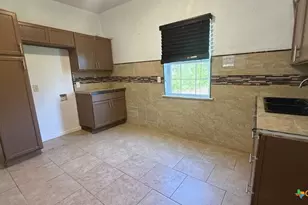 510 E Pine St, Seguin, TX 78155 - Photo 5