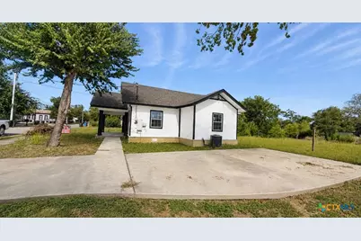 510 E Pine Street, Seguin, TX 78155 - Photo 11