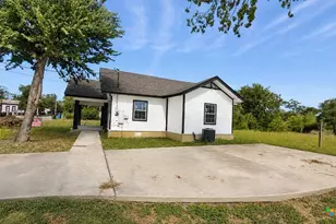 510 E Pine St, Seguin, TX 78155 - Photo 11
