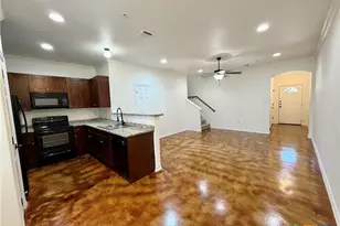 91 Plaza Dr, Universal City, TX 78148 - Photo 7