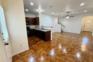 91 Plaza Dr, Universal City, TX 78148 - Photo 5