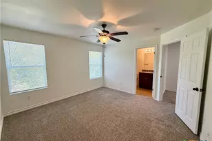 91 Plaza Dr, Universal City, TX 78148 - Photo 11