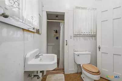 124 S Avenue I, Shiner, TX 77984 - Photo 15