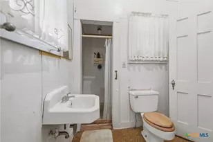 124 S Ave I, Shiner, TX 77984 - Photo 15
