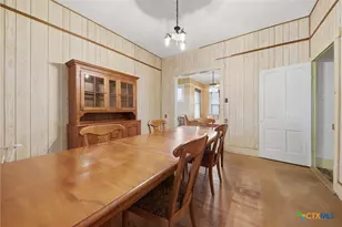 124 S Ave I, Shiner, TX 77984 - Photo 7