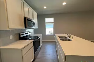 612 Barbary Coast Ln, Jarrell, TX 76537 - Photo 9