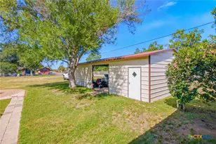 119 Elaine St, Victoria, TX 77904 - Photo 23