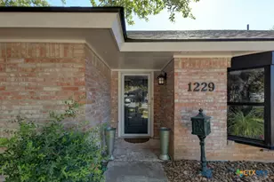 1229 Rapids Rd, New Braunfels, TX 78130 - Photo 3
