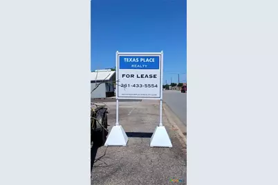618 E Airline Road, Victoria, TX 77901 - Photo 13