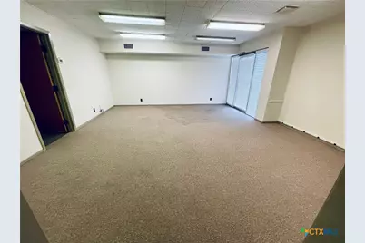 618 E Airline Road, Victoria, TX 77901 - Photo 5