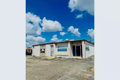 618 E Airline Road, Victoria, TX 77901 - Photo 1