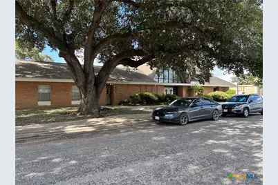 609 E Locust Avenue, Victoria, TX 77901 - Photo 1