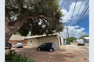 609 E Locust Avenue, Victoria, TX 77901 - Photo 15