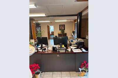 609 E Locust Avenue, Victoria, TX 77901 - Photo 5
