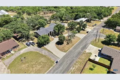 1103 S Willis Street, Lampasas, TX 76550 - Photo 25