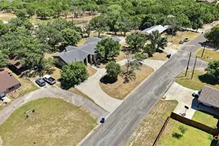 1103 S Willis St, Lampasas, TX 76550 - Photo 25