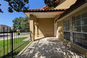 1043 Rivertree Dr, New Braunfels, TX 78130 - Photo 5
