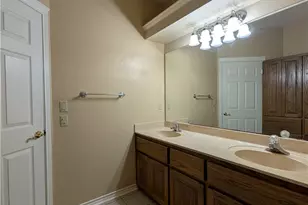 1043 Rivertree Dr, New Braunfels, TX 78130 - Photo 17
