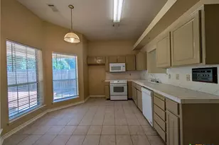 1043 Rivertree Dr, New Braunfels, TX 78130 - Photo 9