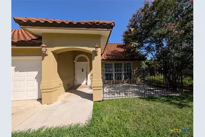 1043 Rivertree Drive, New Braunfels, TX 78130 - Photo 3