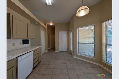 1043 Rivertree Drive, New Braunfels, TX 78130 - Photo 11