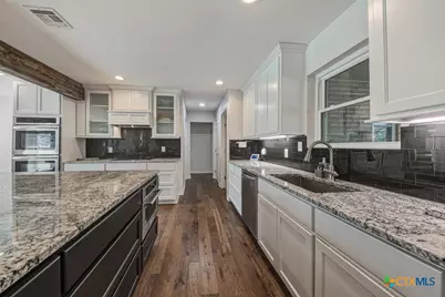 21 Royal Crest, New Braunfels, TX 78130 - Photo 9