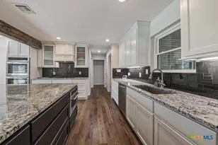21 Royal Crest, New Braunfels, TX 78130 - Photo 9