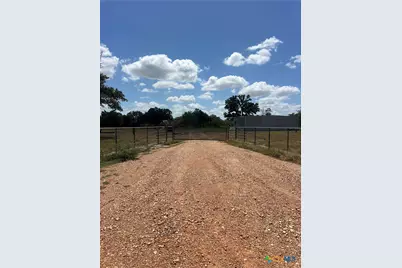 527 Moritz Road, Meyersville, TX 77974 - Photo 19