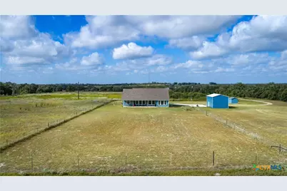 5476 County Road 427, Stockdale, TX 78160 - Photo 23
