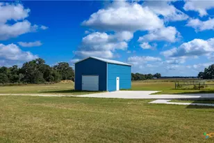 5476 County Rd 427, Stockdale, TX 78160 - Photo 19