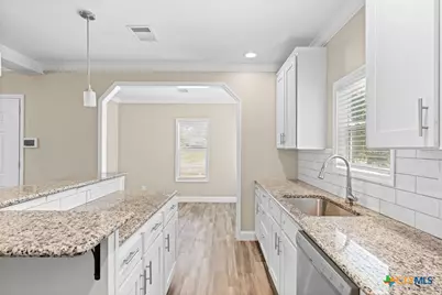 711 La Cresta Drive, Canyon Lake, TX 78133 - Photo 9