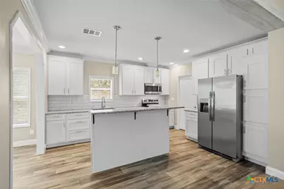 711 La Cresta Drive, Canyon Lake, TX 78133 - Photo 5