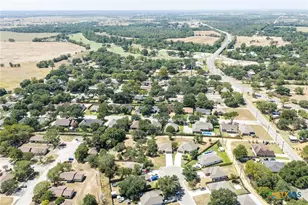228 Plum St, Luling, TX 78648 - Photo 43
