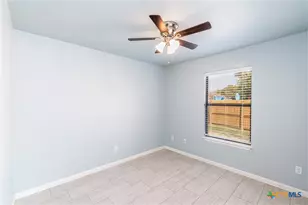 228 Plum St, Luling, TX 78648 - Photo 19