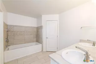 228 Plum St, Luling, TX 78648 - Photo 15