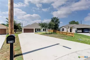 228 Plum St, Luling, TX 78648 - Photo 37