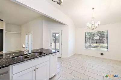 228 Plum Street, Luling, TX 78648 - Photo 9
