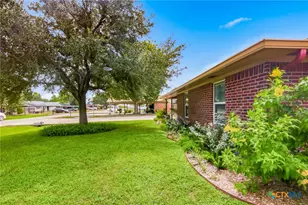 411 Dove Dr, Victoria, TX 77905 - Photo 7
