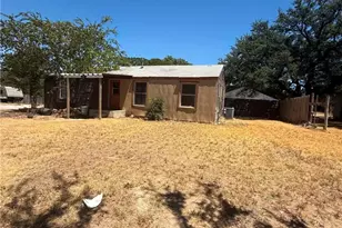 207 N Broad St, Lampasas, TX 76550 - Photo 3