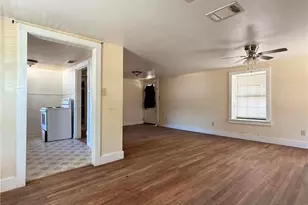 207 N Broad St, Lampasas, TX 76550 - Photo 7