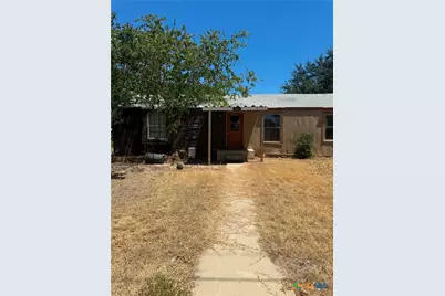 207 N Broad Street, Lampasas, TX 76550 - Photo 1