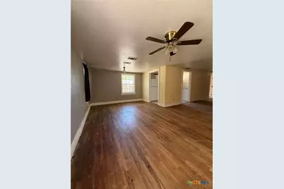 207 N Broad Street, Lampasas, TX 76550 - Photo 5