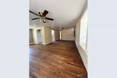 207 N Broad Street, Lampasas, TX 76550 - Photo 3