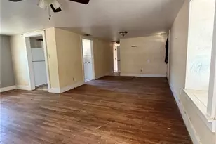 207 N Broad St, Lampasas, TX 76550 - Photo 3