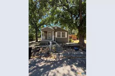 206 W Avenue B, Lampasas, TX 76550 - Photo 1