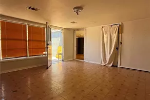 206 W Ave B, Lampasas, TX 76550 - Photo 11