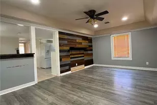 206 W Ave B, Lampasas, TX 76550 - Photo 5