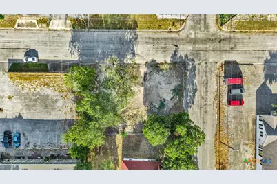 308 E Guadalupe Street, Victoria, TX 77901 - Photo 13